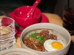 超级足料卤肉饭-面上有光
