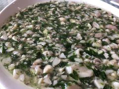 荠菜虾仁烩双菇-新恬乐大酒家(沧达大厦店)