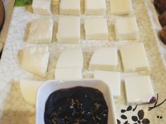 酸奶糕-诺敏塔拉奶茶-布里亚特包子-手把肉(锦都会店)