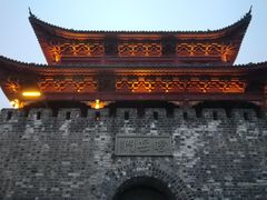 -巴陵广场