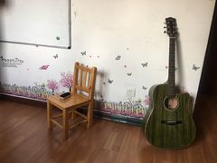 -八度音乐吉他教室(汉广店)