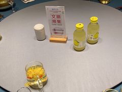 -忆江南·临江鱼馆