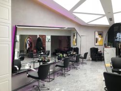 -变画·发型STUDIO