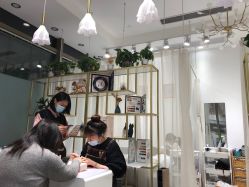 -吉吉靓甲美睫