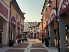 -佛罗伦萨小镇广佛名品奥特莱斯(疏港路店)