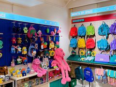 -燕莎奥特莱斯购物中心