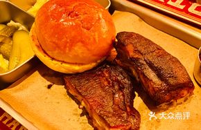 Smoked Grilled Pork Ribs