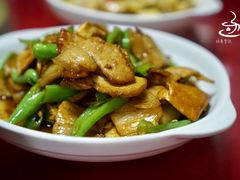 杭椒炒肉片-国生茶庄·地道农家菜团建活动