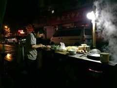 -碑亭巷老王柴火馄饨