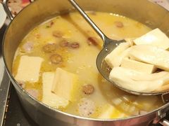 -尚尚仙·酸汤猪手·猪肚鸡火锅(华联万柳购物中心店)