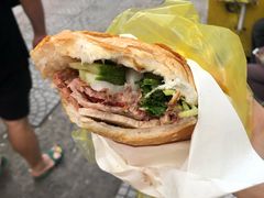 -Bánh Mì Huynh Hoa