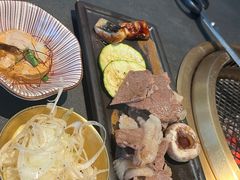 -铭牛烧肉·和牛海鲜自助(高新月牙湖店)