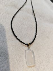 -灵彩珠宝(朗香街店)