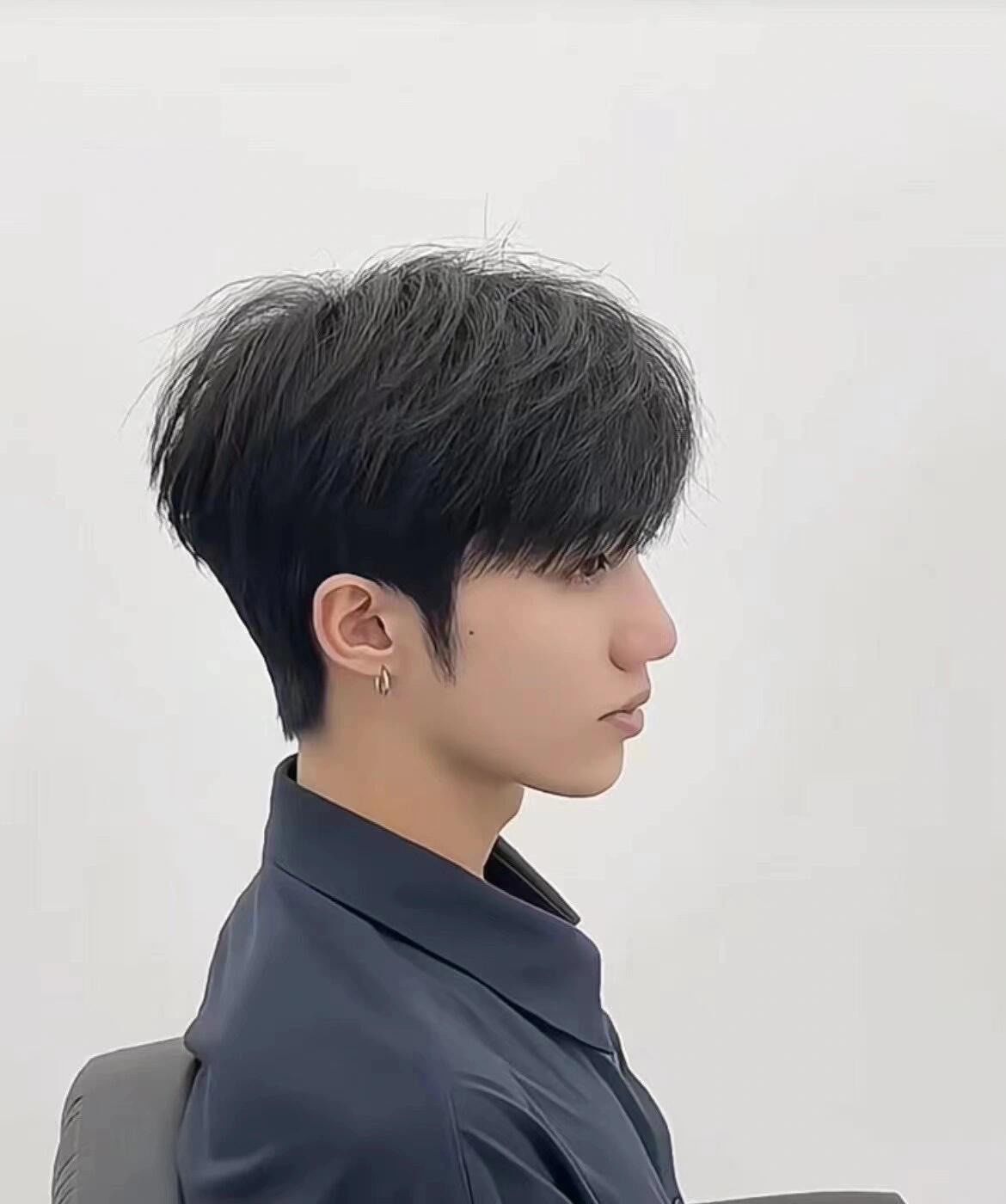 男生气垫烫发型