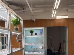 -无奔眼镜·蔡司·依视路授权店(马家堡店)