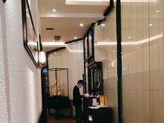 -醉辉皇上海之巅(上海中心大厦店)