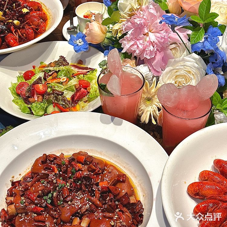 夏天的仪式感从这顿胡大小龙虾开始🤗