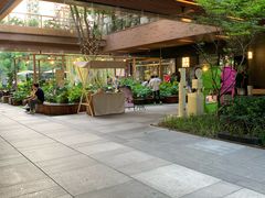 -瑞虹新天地月亮湾