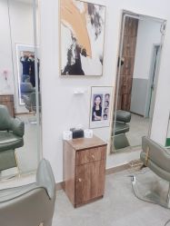 -艺格造型染发烫发