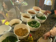 自助调料区-肖肖酸萝卜鱼火锅(总店)