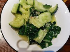 蒜泥黄瓜-虾弄弄海派小龙虾·牛羊蝎子火锅