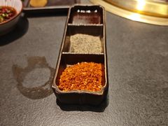 -铭牛烧肉·和牛海鲜自助(高新月牙湖店)
