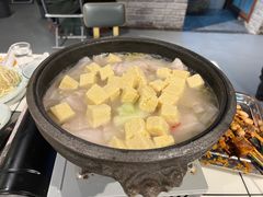 酸菜白肉火锅-百味源炭火烤翅 ·夜市大排档(酒仙桥店)