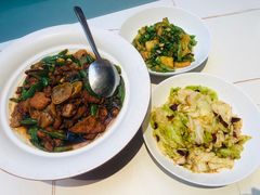 -阿瓦山寨·湘菜现炒·剁椒鱼头王(咸阳总店)
