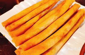 Pen-shaped Spring Rolls