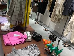 -URBAN REVIVO(七宝领展广场店)