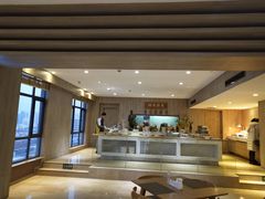 -西安大雁塔科技大学地铁站亚朵酒店