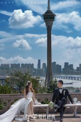 -现代经典婚纱摄影