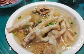 Stewed Chicken Feet with Spare Ribs