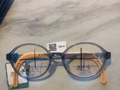 -瑞司视光眼镜·蔡司战略合作眼镜店(新街口店)