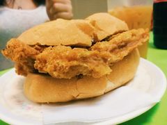 猪扒包-胜利茶餐室