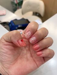 -进巍美甲美睫店