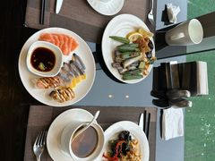 -大中华希尔顿酒店-念自助餐·嗨啤·小龙虾