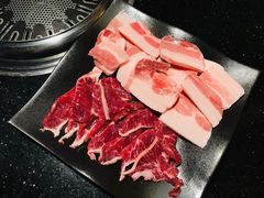 精品肥牛-牛村烤肉餐厅.自助烤肉