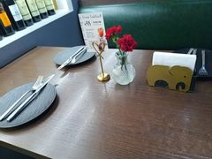 餐具摆设-Shantek象提南亚餐厅&西餐融合Bistro(淮海中路店)
