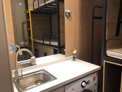 -魔方公寓(碧云国际店)