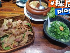 汽锅菌子肉饼-老滇山寨•云南特色菜•地方菜•民族风情歌舞表演(金碧店)