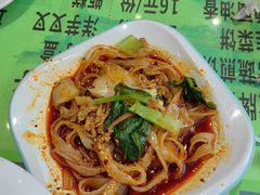 岐山擀面皮-令氏家外家周秦食府(高新店)