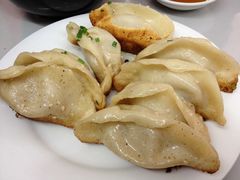 2两-胡记锅贴·沪上游子老鸭粉丝汤(太原路店)