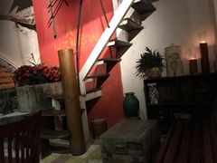 -Cuc Gach Quan Restaurant
