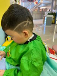 -爆米花儿童美发乐园