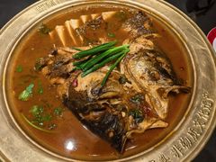鱼头红焖+鱼丸清炖-解家河南菜(商鼎路店)