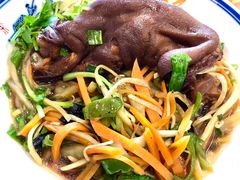 红焖猪首加素什锦-天天鲜面馆(衡山路店)
