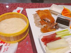 -依江春水烤鸭店