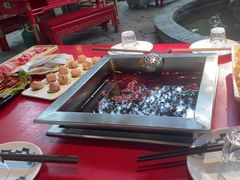 -二荆条·蜀鲜汇城市森林火锅