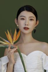 -喜爱高定婚纱摄影